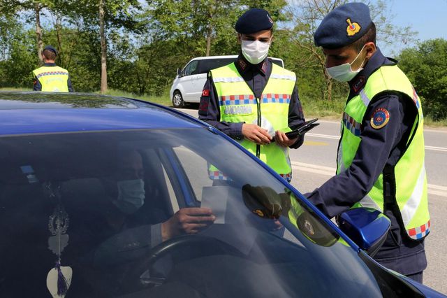 trafik haftasi nda jandarma ekipleri surucule 5 14119033 o