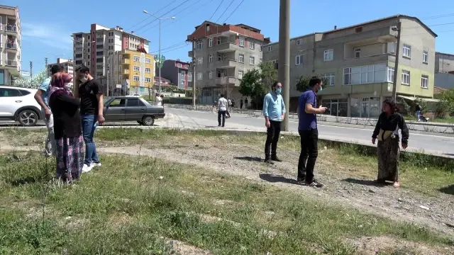 Yakayı ele veren hırsızlardan peş peşe iğrençlikler! Önce tükürdü, sonra da tuvaletini yaptı Yakayı ele veren hırsızlardan peş peşe iğrençlikler! Önce tükürdü, sonra da tuvaletini yaptı