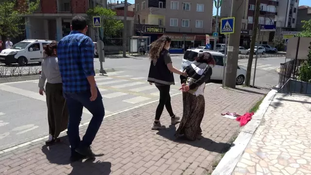 Yakayı ele veren hırsızlardan peş peşe iğrençlikler! Önce tükürdü, sonra da tuvaletini yaptı Yakayı ele veren hırsızlardan peş peşe iğrençlikler! Önce tükürdü, sonra da tuvaletini yaptı