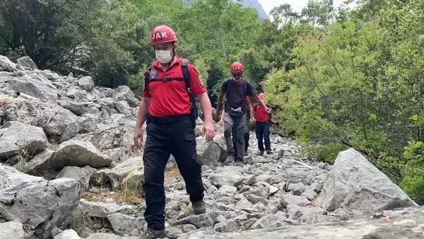Son dakika haberi | Yürüyüşe çıktığı kanyonda kaybolan turisti jandarma kurtardı Son dakika haberi | Yürüyüşe çıktığı kanyonda kaybolan turisti jandarma kurtardı