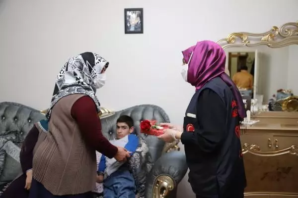 Son dakika haberi... 19 YILDIR ZİHİNSEL ENGELLİ ÜVEY OĞLUNA BAKIYOR Son dakika haberi... 19 YILDIR ZİHİNSEL ENGELLİ ÜVEY OĞLUNA BAKIYOR