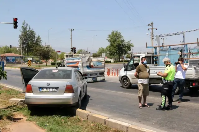 368 promil alkollü sürücünün aracı refüje çıktı, 'Hatalı ben değilim' dedi 368 promil alkollü sürücünün aracı refüje çıktı, 'Hatalı ben değilim' dedi
