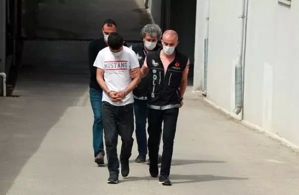Adana'da TIR'da kokain ve baz morfin ele geçirildi: 2 tutuklama Adana'da TIR'da kokain ve baz morfin ele geçirildi: 2 tutuklama