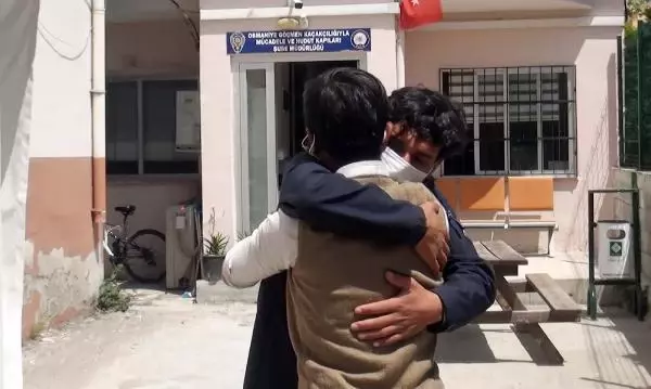 Afgan kardeşleri polis Osmaniye'de kavuşturdu Afgan kardeşleri polis Osmaniye'de kavuşturdu