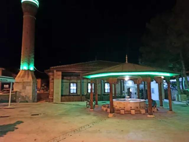 Afyonkarahisar'da Kadir Gecesi eda edildi Afyonkarahisar'da Kadir Gecesi eda edildi