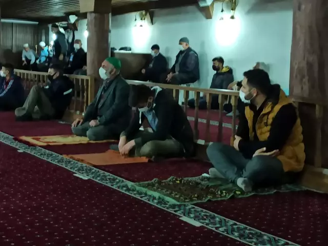 Afyonkarahisar'da Kadir Gecesi eda edildi Afyonkarahisar'da Kadir Gecesi eda edildi