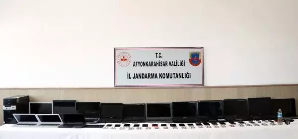Son dakika haber: Afyonkarahisar'da sanal dolandırıcılık çetesi operasyonuna 11 tutuklama Son dakika haber: Afyonkarahisar'da sanal dolandırıcılık çetesi operasyonuna 11 tutuklama