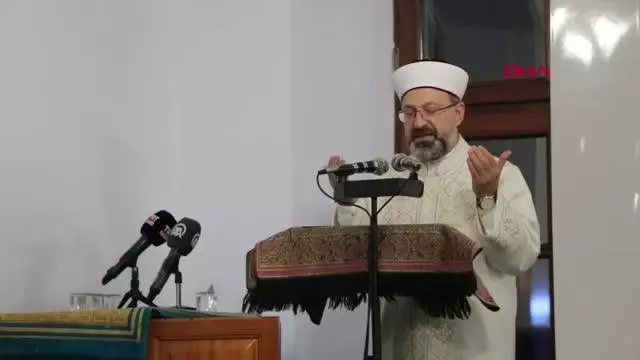 Ali Erbaş, Kadir Gecesi dua etti Ali Erbaş, Kadir Gecesi dua etti