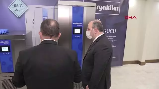 Son dakika haber: ANKARA Bakan Varank, 140 bin doz aşı saklanabilen dolabı inceledi Son dakika haber: ANKARA Bakan Varank, 140 bin doz aşı saklanabilen dolabı inceledi