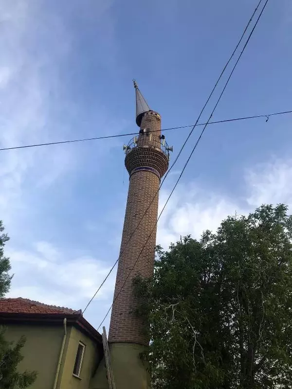 Ankara'da fırtına yıkıma neden oldu Ankara'da fırtına yıkıma neden oldu