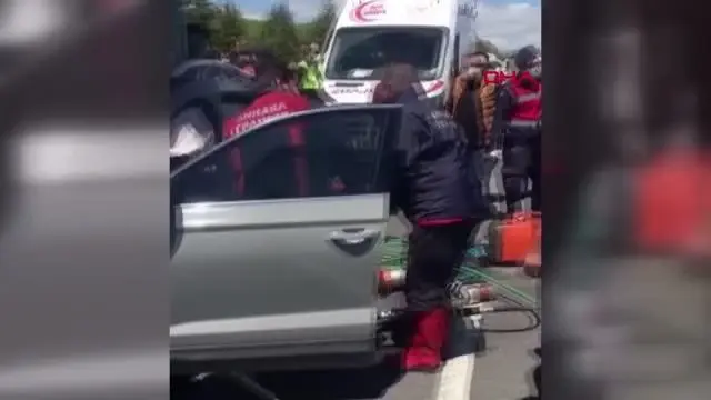 ANKARA TIR'A ÇARPAN OTOMOBİLDEKİ KARI- KOCA İLE BİR ÇOCUKLARI ÖLDÜ, 2 KİŞİ DE YARALANDI ANKARA TIR'A ÇARPAN OTOMOBİLDEKİ KARI- KOCA İLE BİR ÇOCUKLARI ÖLDÜ, 2 KİŞİ DE YARALANDI