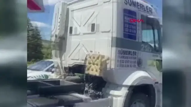 ANKARA TIR'A ÇARPAN OTOMOBİLDEKİ KARI- KOCA İLE BİR ÇOCUKLARI ÖLDÜ, 2 KİŞİ DE YARALANDI ANKARA TIR'A ÇARPAN OTOMOBİLDEKİ KARI- KOCA İLE BİR ÇOCUKLARI ÖLDÜ, 2 KİŞİ DE YARALANDI