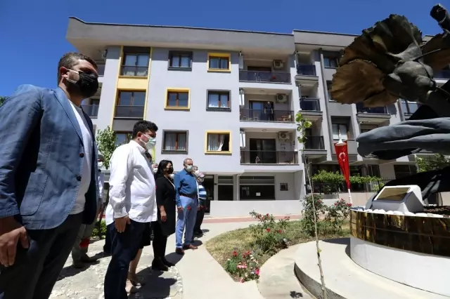 Anneler Günü gezisinde yaşamını yitirenler İzmir'de anıldı Anneler Günü gezisinde yaşamını yitirenler İzmir'de anıldı