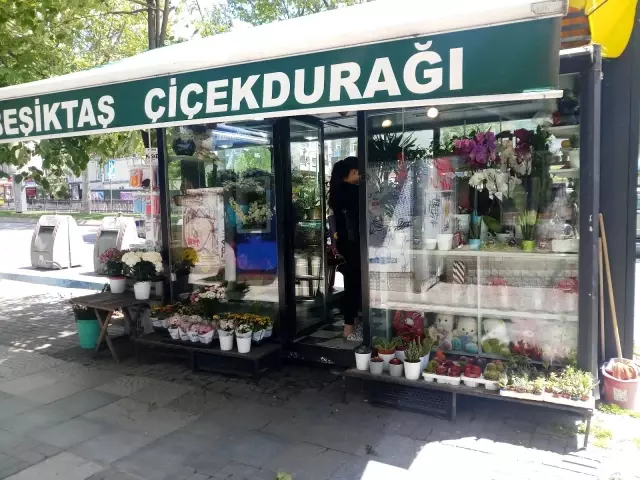 Anneler Günü'nde çiçekçi esnafının satışları pandemi nedeniyle düştü Anneler Günü'nde çiçekçi esnafının satışları pandemi nedeniyle düştü