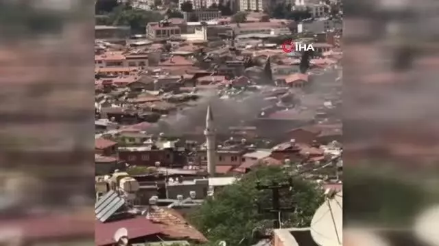 Son dakika 3. sayfa: Annesiyle tartışıp evi ateşe veren genç yangında hayatını kaybetti Son dakika 3. sayfa: Annesiyle tartışıp evi ateşe veren genç yangında hayatını kaybetti