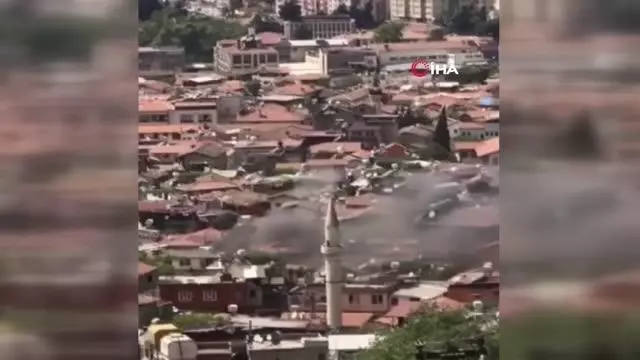 Son dakika 3. sayfa: Annesiyle tartışıp evi ateşe veren genç yangında hayatını kaybetti Son dakika 3. sayfa: Annesiyle tartışıp evi ateşe veren genç yangında hayatını kaybetti