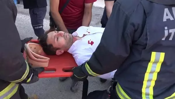 Son dakika haber... ANTALYA'DA İKİ OTOMOBİLİN ÇARPIŞTIĞI KAZA KAMERADA; 4 YARALI Son dakika haber... ANTALYA'DA İKİ OTOMOBİLİN ÇARPIŞTIĞI KAZA KAMERADA; 4 YARALI