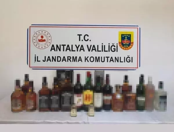 Antalya'da silah ve mühimmat kaçakçılığına 8 gözaltı Antalya'da silah ve mühimmat kaçakçılığına 8 gözaltı