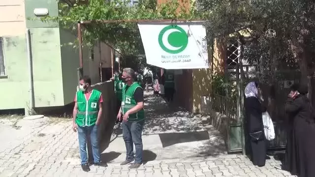 Arap Beyazay Derneği, Suriyeli ihtiyaç sahibi ailelere ramazan yardımında bulundu Arap Beyazay Derneği, Suriyeli ihtiyaç sahibi ailelere ramazan yardımında bulundu