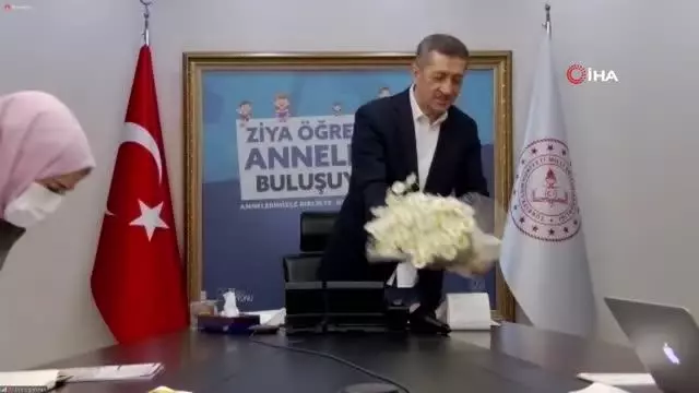 Bakan Selçuk, çocukları hastanede eğitim gören annelerle buluştu Bakan Selçuk, çocukları hastanede eğitim gören annelerle buluştu