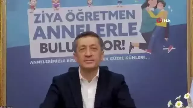 Bakan Selçuk, çocukları hastanede eğitim gören annelerle buluştu Bakan Selçuk, çocukları hastanede eğitim gören annelerle buluştu
