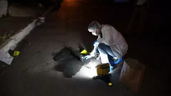 Bakım parası az diye evi kundakladılar Bakım parası az diye evi kundakladılar