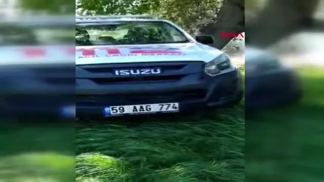 BALIKESİR DALLARI YAKARKEN ALEVLERİN SIÇRADIĞI OTOMOBİLİ YANDI BALIKESİR DALLARI YAKARKEN ALEVLERİN SIÇRADIĞI OTOMOBİLİ YANDI