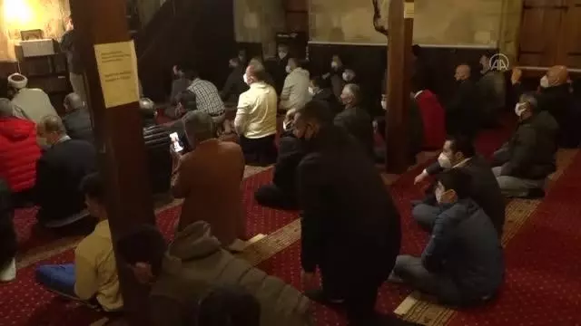 Sudan'da Kadir Gecesi dualarla idrak edildi Sudan'da Kadir Gecesi dualarla idrak edildi