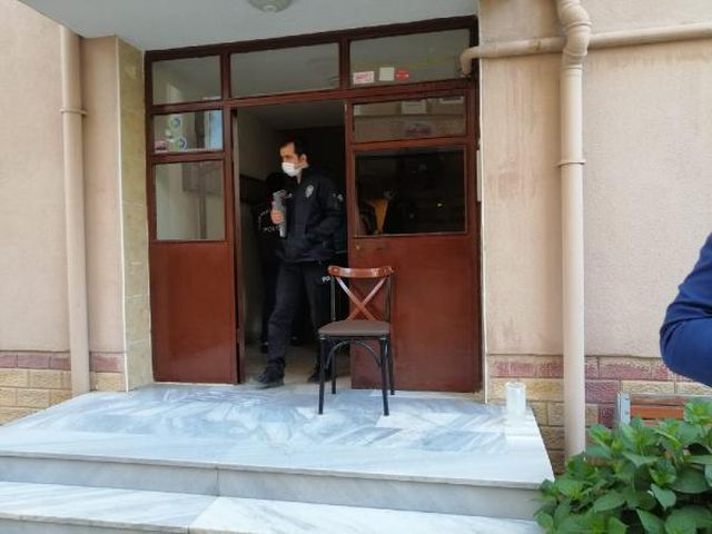 basina dayadigi tabancayla odunlukta intihar 3 14121985 o
