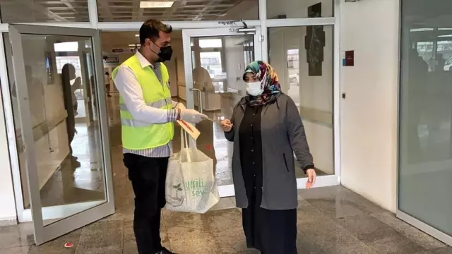 Başkan Sayan, Anneler Gününde annelere hediyeler gönderdi Başkan Sayan, Anneler Gününde annelere hediyeler gönderdi