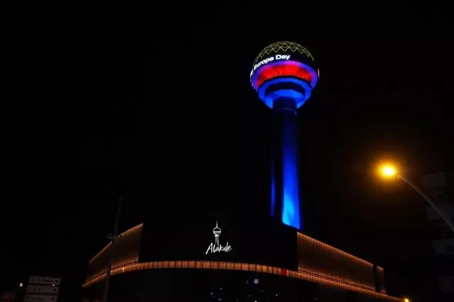 Başkent'in sembol binaları 9 Mayıs Avrupa Günü'nü dolayısıyla özel olarak ışıklandırıldı Başkent'in sembol binaları 9 Mayıs Avrupa Günü'nü dolayısıyla özel olarak ışıklandırıldı