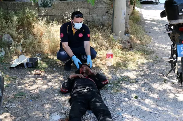 Bıçakladıkları şahsı kanlar içerisinde bırakıp kaçtılar Bıçakladıkları şahsı kanlar içerisinde bırakıp kaçtılar