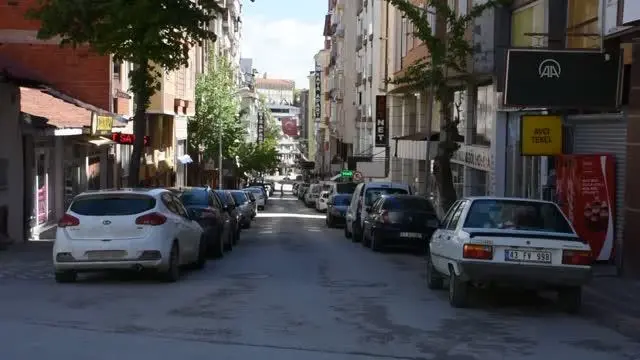 Kütahya'da 'tam kapanma'ya uyuluyor Kütahya'da 'tam kapanma'ya uyuluyor