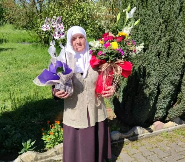 Binlerce kilometrenin engel olamadığı Anneler Günü kutlaması Binlerce kilometrenin engel olamadığı Anneler Günü kutlaması