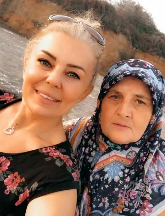 Binlerce kilometrenin engel olamadığı Anneler Günü kutlaması Binlerce kilometrenin engel olamadığı Anneler Günü kutlaması