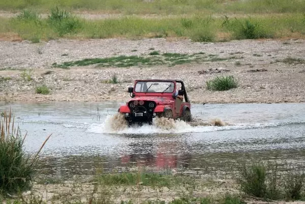 BOĞAÇAYI'NDA KUŞ YUVALARINA RAĞMEN OFFROAD YAPILMASINA TEPKİ BOĞAÇAYI'NDA KUŞ YUVALARINA RAĞMEN OFFROAD YAPILMASINA TEPKİ