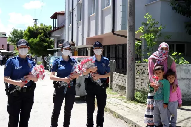 Sirenler eşliğinde bu sefer ceza için değil, bakın ne için sokaktaydılar Sirenler eşliğinde bu sefer ceza için değil, bakın ne için sokaktaydılar