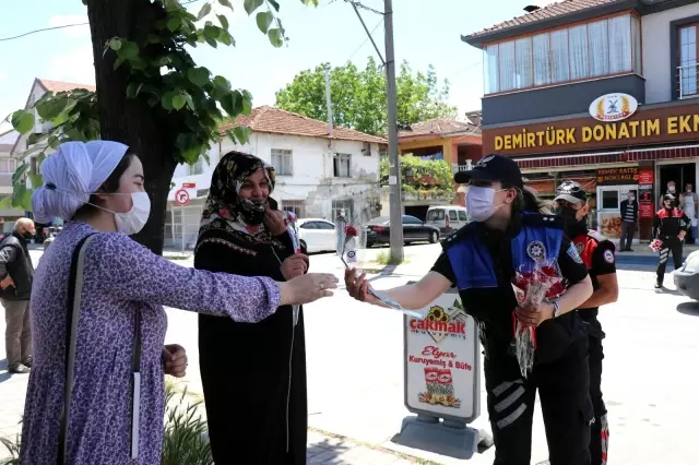 Sirenler eşliğinde bu sefer ceza için değil, bakın ne için sokaktaydılar Sirenler eşliğinde bu sefer ceza için değil, bakın ne için sokaktaydılar