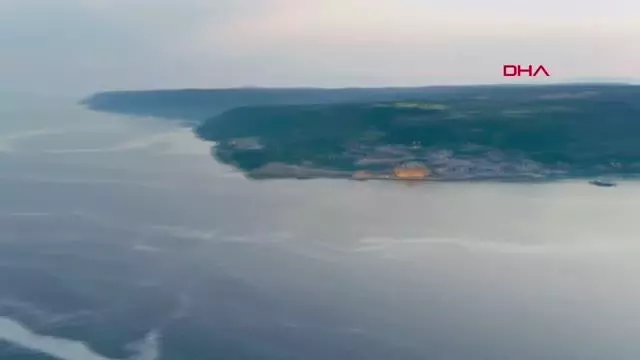 ÇANAKKALE BOĞAZI'NI KAPLAYAN 'DENİZ SALYASI' HAVADAN GÖRÜNTÜLENDİ ÇANAKKALE BOĞAZI'NI KAPLAYAN 'DENİZ SALYASI' HAVADAN GÖRÜNTÜLENDİ