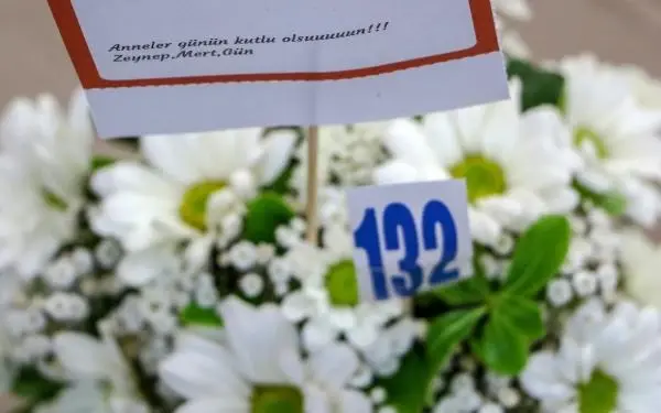 ÇİÇEKÇİLERDE ANNELER GÜNÜ HAREKETLİLİĞİ