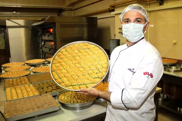 Covid-19, baklava ikram etme alışkanlığını da değiştirdi Covid-19, baklava ikram etme alışkanlığını da değiştirdi
