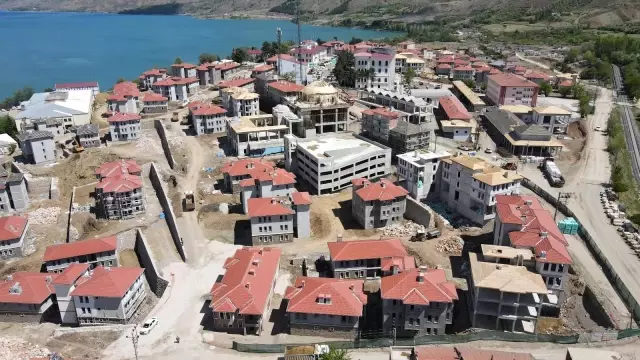 Depremin merkezi Sivrice'de dönüşüm sürüyor Depremin merkezi Sivrice'de dönüşüm sürüyor