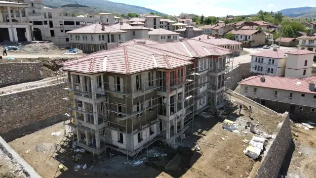 Depremin merkezi Sivrice'de dönüşüm sürüyor Depremin merkezi Sivrice'de dönüşüm sürüyor