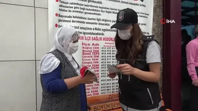 Son dakika: Diyarbakır polisi anneleri unutmadı Son dakika: Diyarbakır polisi anneleri unutmadı