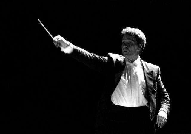 Dünyaca ünlü opera sanatçısı Emin Güven Yaşlıçam'a cinsel taciz suçlaması! 12.5 yıl hapsi isteniyor Dünyaca ünlü opera sanatçısı Emin Güven Yaşlıçam'a cinsel taciz suçlaması! 12.5 yıl hapsi isteniyor