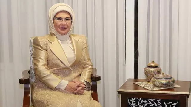 Emine Erdoğan'dan Anneler Günü kutlaması: Tüm çocukların sevgiye doyduğu bir dünya diliyorum Emine Erdoğan'dan Anneler Günü kutlaması: Tüm çocukların sevgiye doyduğu bir dünya diliyorum
