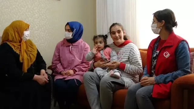 Son dakika haber... Engelli 3 çocuk annesi kadın 'yılın annesi' seçildi