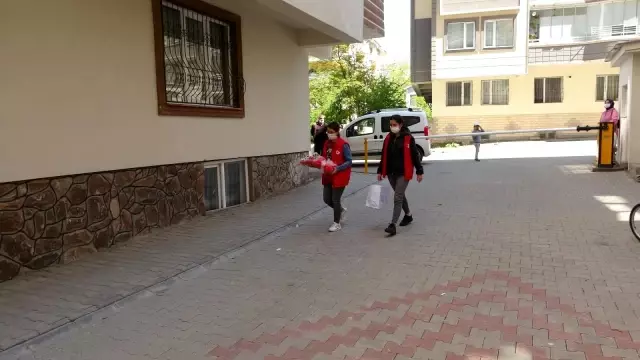 Son dakika haber... Engelli 3 çocuk annesi kadın 'yılın annesi' seçildi