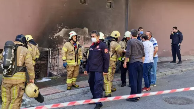 Son Dakika | Esenler'de korkutan depo yangını Son Dakika | Esenler'de korkutan depo yangını