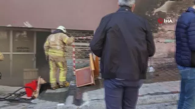 Son Dakika | Esenler'de korkutan depo yangını Son Dakika | Esenler'de korkutan depo yangını